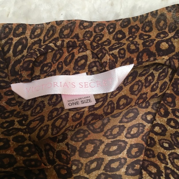 Vintage Victoria’s Secret Nightie and Sheer Robe Set Leopard Print L - Picture 15 of 16